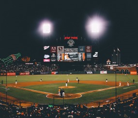 开云体育在线-广东队淘汰赛过关灰熊，戈贝尔沉默巨塔下的篮球文明对话