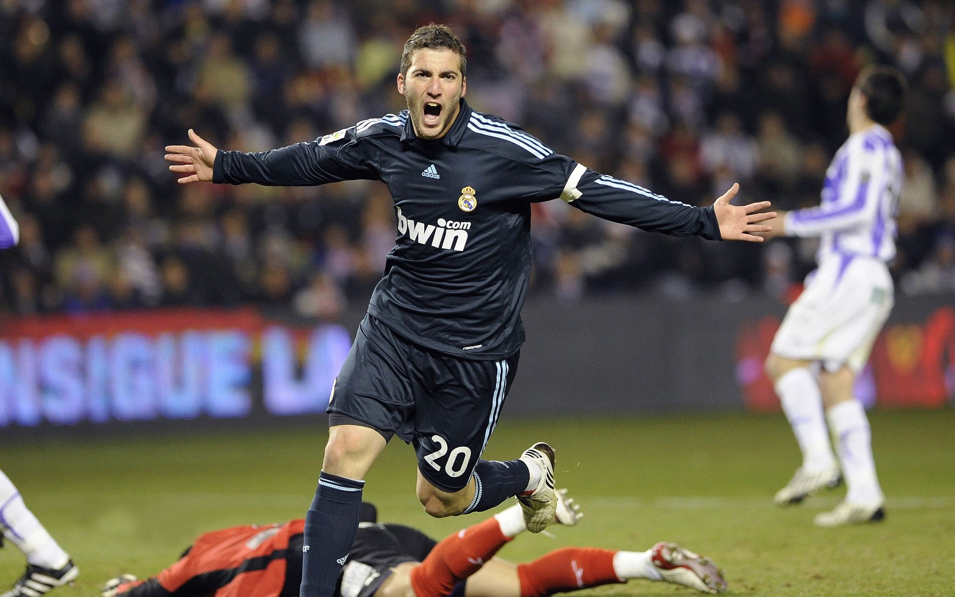 摩洛哥冲垮尤文,莫德里奇在2026世界杯接管比赛,足球世界的权力更迭与永恒意志