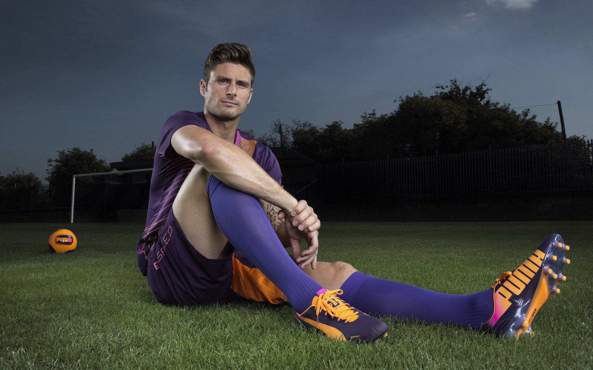 英超争冠之夜，克莱防守端锁死对手，当勇士的盾牌照亮曼城的天空